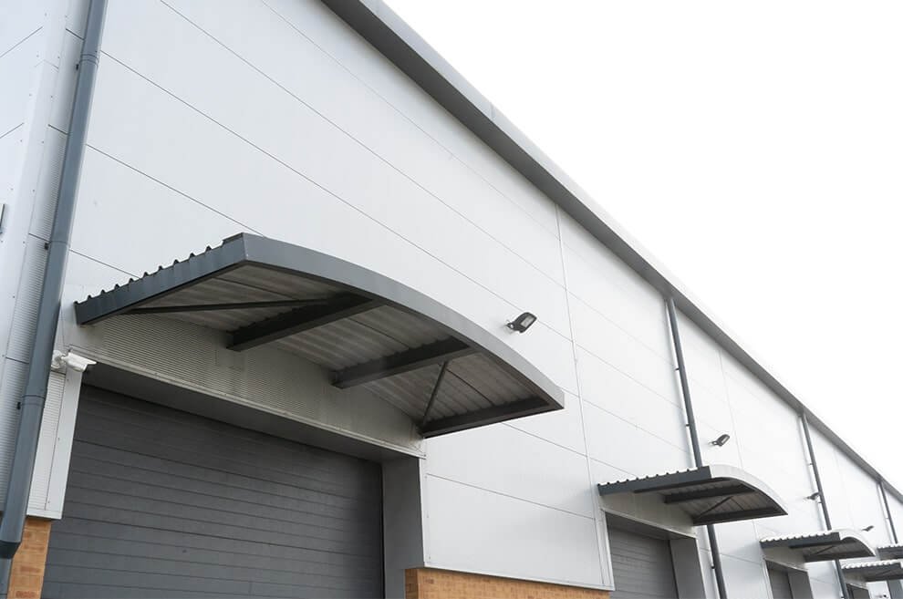 how-to-choose-the-right-cladding-material-for-your-industrial-building-min_w990_h657